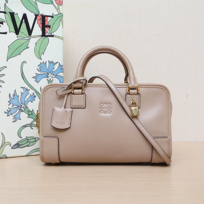 LOEWE Amazona23Bag灰色牛皮金扣肩背包-0