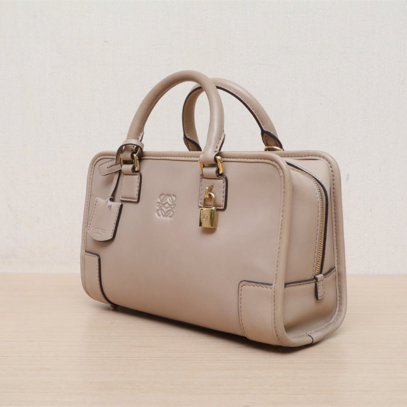 LOEWE Amazona23Bag灰色牛皮金扣肩背包-4