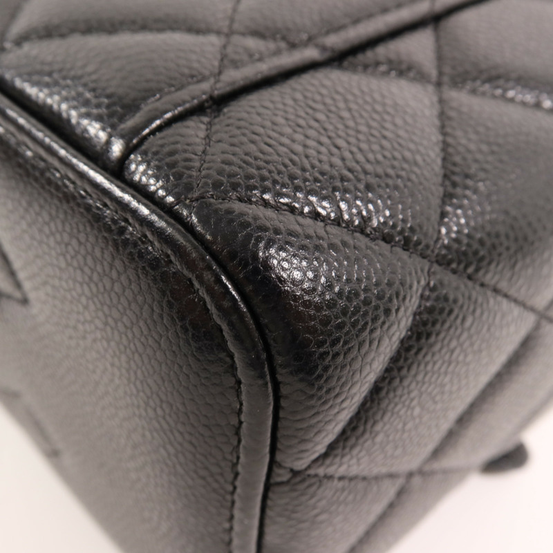 CHANEL 牛皮皮革Vanity Case金扣鏈帶肩背袋-10