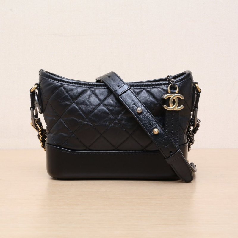 CHANEL GABRIELLE流浪小號20黑色牛皮28開金銀扣肩背包-1