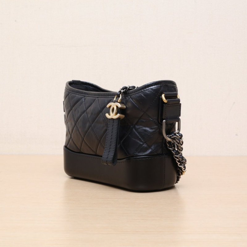 CHANEL GABRIELLE流浪小號20黑色牛皮28開金銀扣肩背包-3