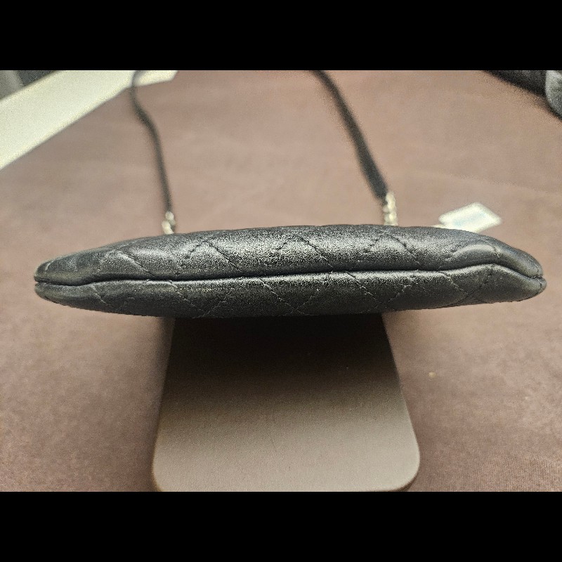 Chanel黑銀全牛皮菱格方包•95新以上做 舊牛皮 耐磨耐用 精緻雙C琺瑯扣-2