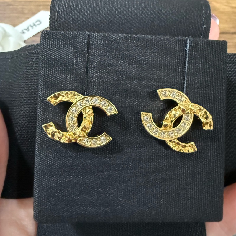 Chanel 經典 CC logo 26C 耳環 有鑽 全新-0