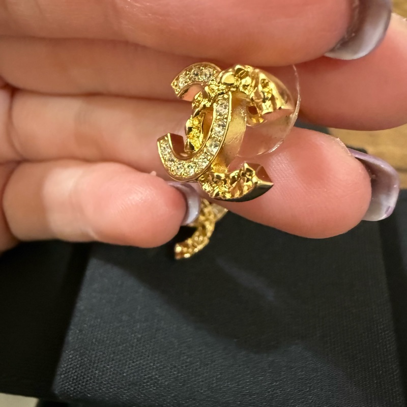 Chanel 經典 CC logo 26C 耳環 有鑽 全新-2
