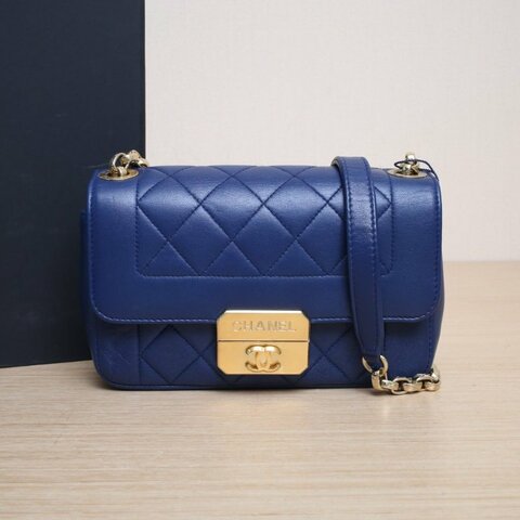 CHANEL 藍色羊皮18開金扣CF季節款口蓋包雕花鏈條包肩背包