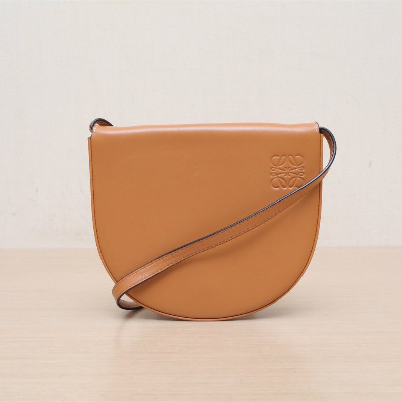 LOEWE HeelBag棕色牛皮肩背包-1