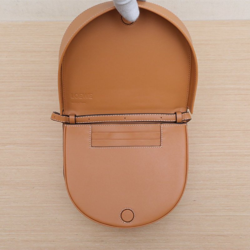 LOEWE HeelBag棕色牛皮肩背包-2