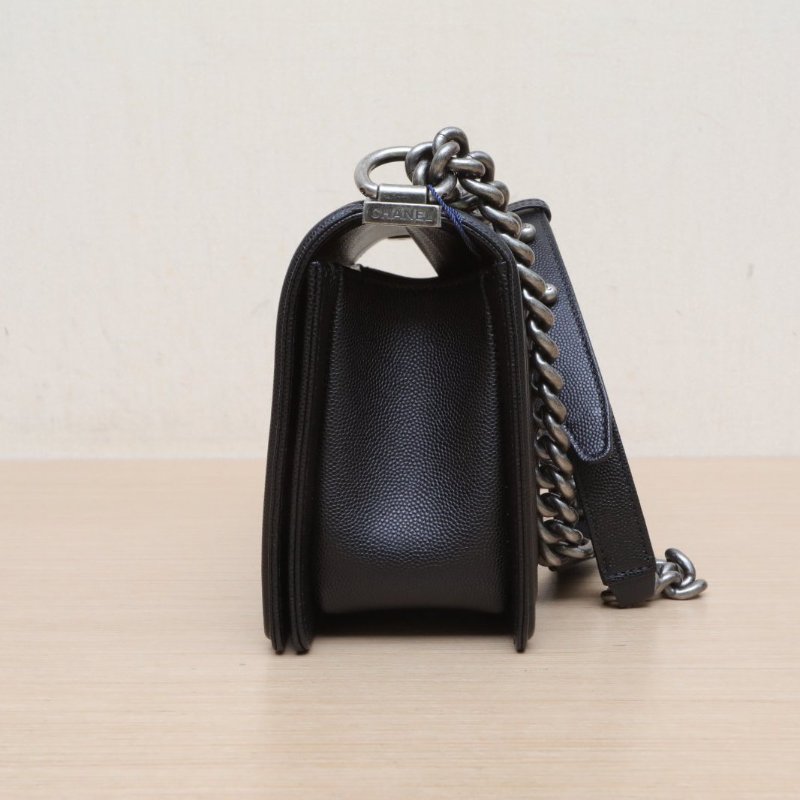 CHANEL Leboy中號25黑色荔枝牛皮晶片開銀扣肩背包-4