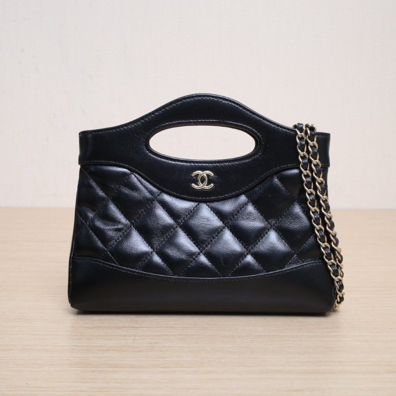 CHANEL 31BagNano橫版20.5黑色羊皮鐳射標金扣肩背包-1