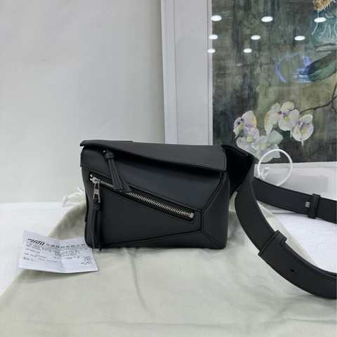 LOEWE羅意威 Puzzle mini 黑色牛皮幾何包