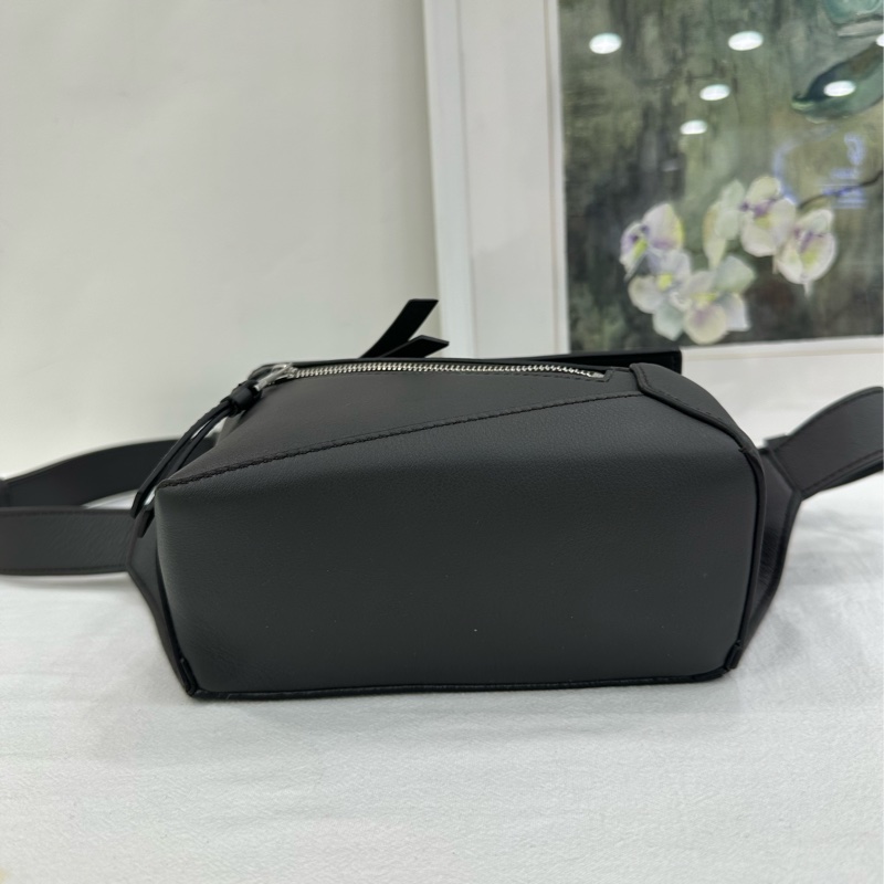 LOEWE羅意威 Puzzle mini 黑色牛皮幾何包-5