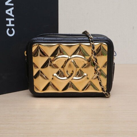 CHANEL 黑色羊皮31開金扣21KVanityCase相機包橫版無手柄14金屬鏡面肩背包