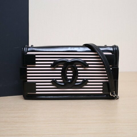 CHANEL 黑色漆皮19開銀扣亞克力積木包肩背包