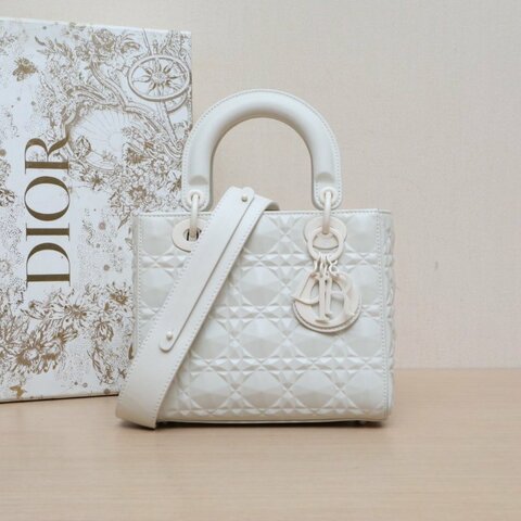 DIOR Lady戴妃包四格白色牛皮磨砂扣2021肩背包