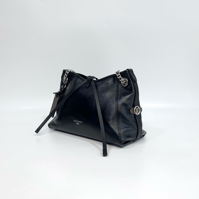 (已付訂）LV黑色羊皮銀鏈CarryAll Vibe BB肩側背包M12888-6