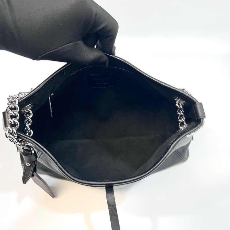 (已付訂）LV黑色羊皮銀鏈CarryAll Vibe BB肩側背包M12888-11