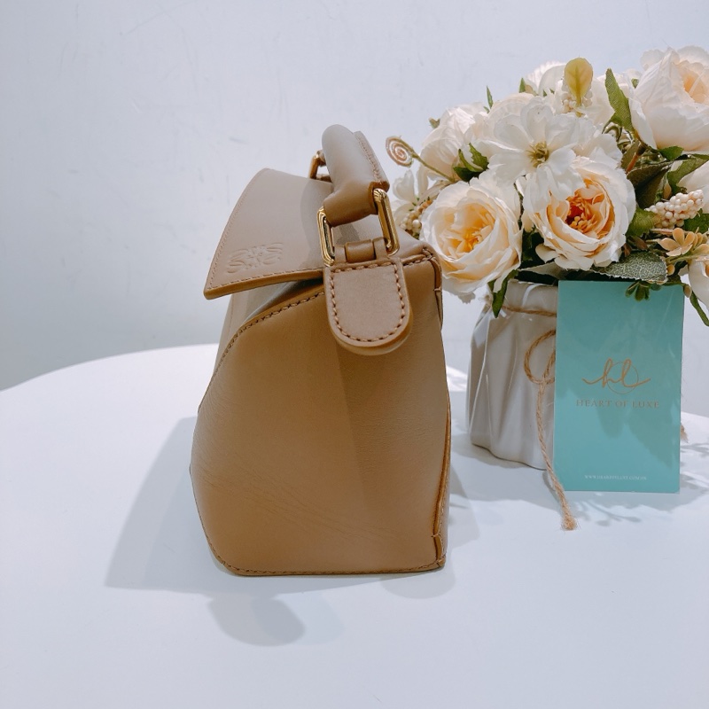 TW4565 LOEWE 羅威聯盛款迷你砌圖肩帶包包SUNA PUJITA LEMUR CALFSKIN MINI PUZZLE BAG-2