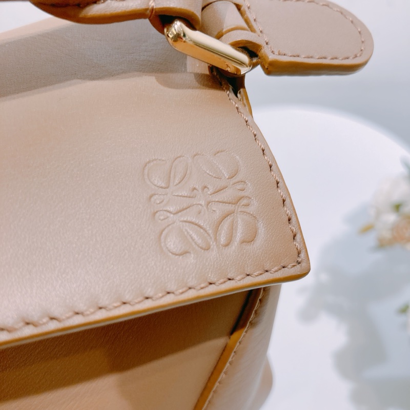 TW4565 LOEWE 羅威聯盛款迷你砌圖肩帶包包SUNA PUJITA LEMUR CALFSKIN MINI PUZZLE BAG-19