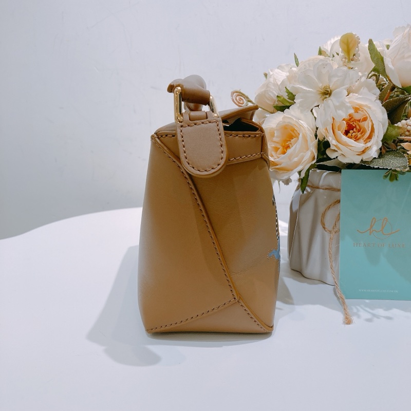 TW4565 LOEWE 羅威聯盛款迷你砌圖肩帶包包SUNA PUJITA LEMUR CALFSKIN MINI PUZZLE BAG-28