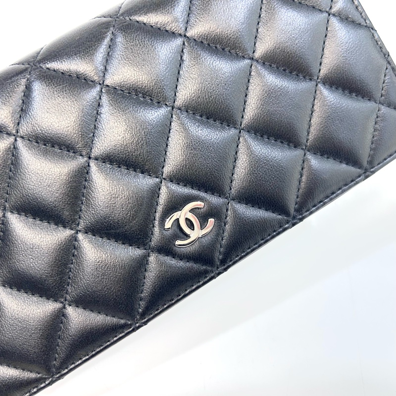 Chanel黑色銀雙C LOGO羊皮對開8卡長夾A31509-13