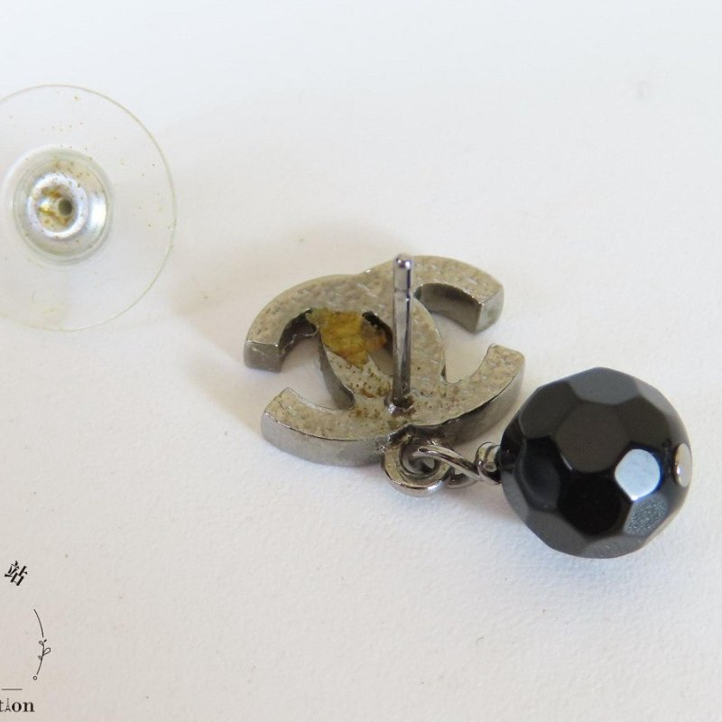 【巴黎站二手名牌專賣店】＊現貨＊CHANEL 香奈兒 真品＊銀色雙C黑色圓珠吊飾針式耳環-3