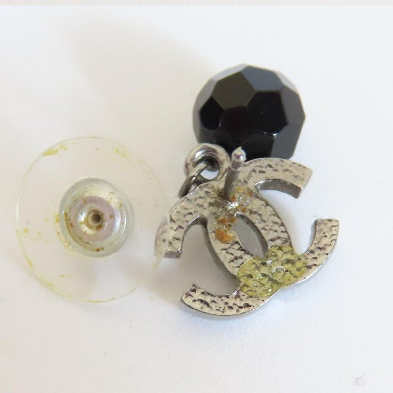 【巴黎站二手名牌專賣店】＊現貨＊CHANEL 香奈兒 真品＊銀色雙C黑色圓珠吊飾針式耳環-4