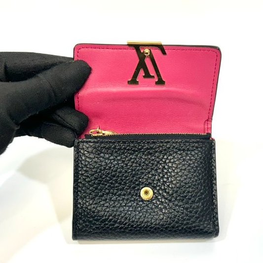 LV黑色牛皮拚桃粉內裡金釦Capucines XS三折短夾M68587-13