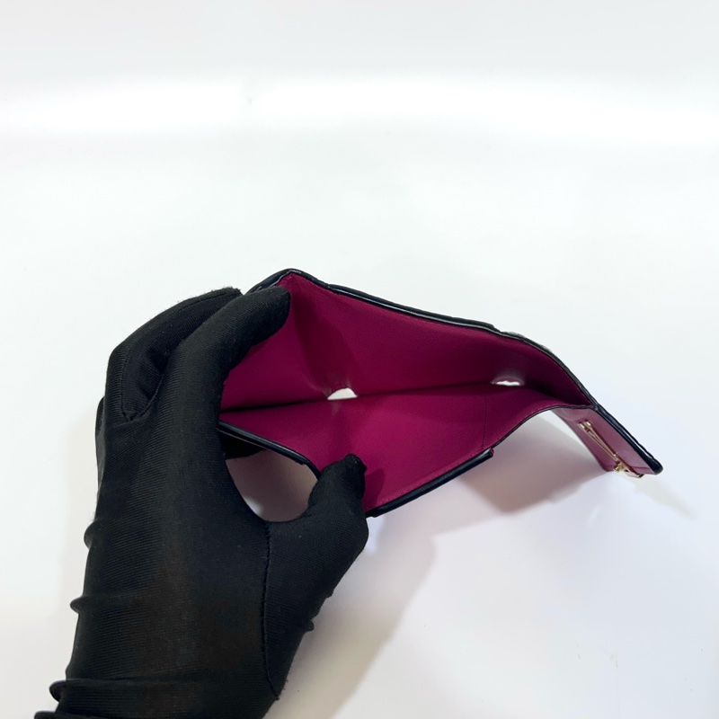 LV黑色牛皮拚桃粉內裡金釦Capucines XS三折短夾M68587-8