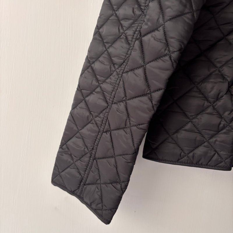 ::BURBERRY:: 黑色絎縫經典格紋外套S號-7