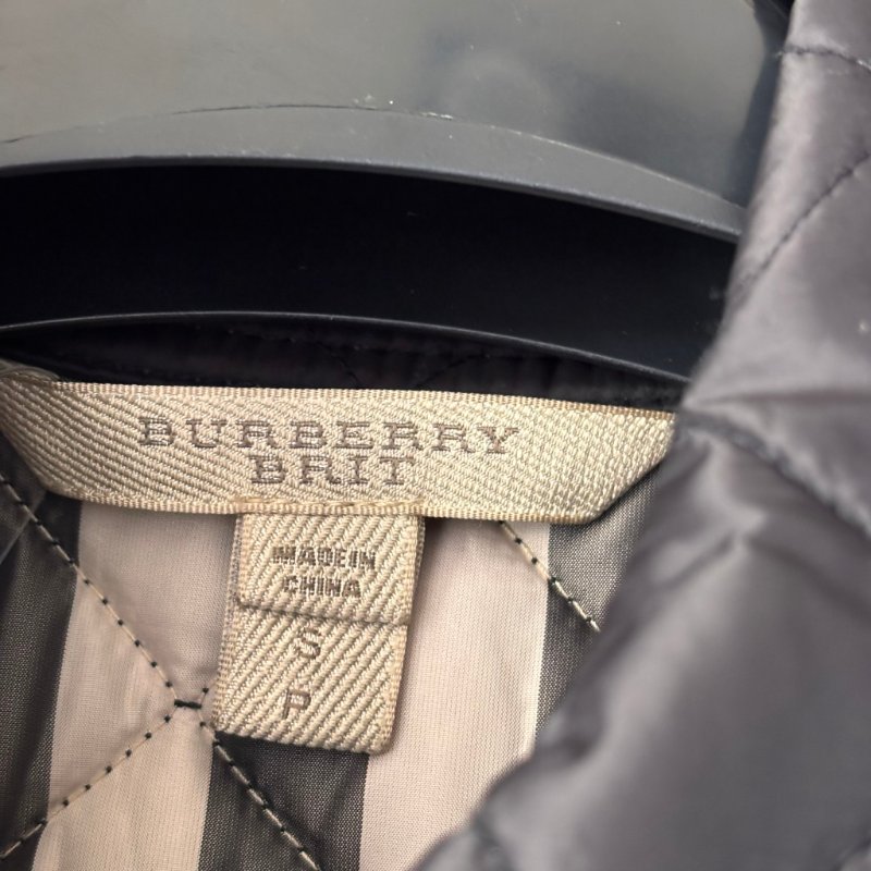 ::BURBERRY:: 黑色絎縫經典格紋外套S號-10