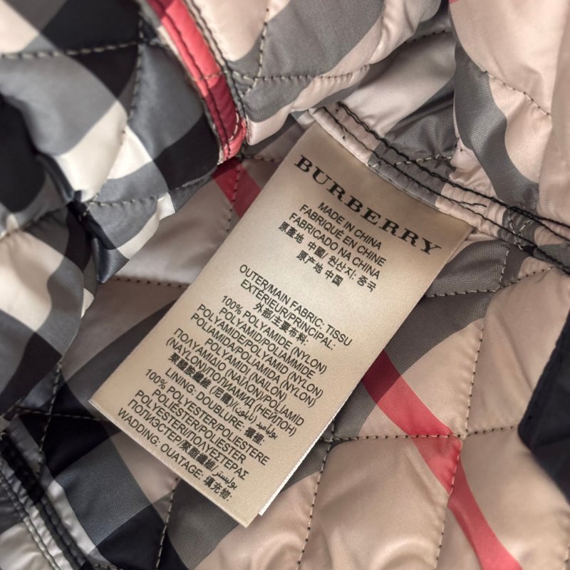 ::BURBERRY:: 黑色絎縫經典格紋外套S號-11