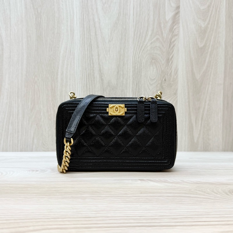 Chanel 黑金皮BOY方形側背包AP2756-0