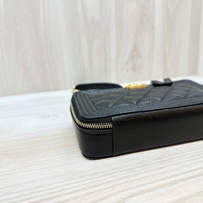 Chanel 黑金皮BOY方形側背包AP2756-5