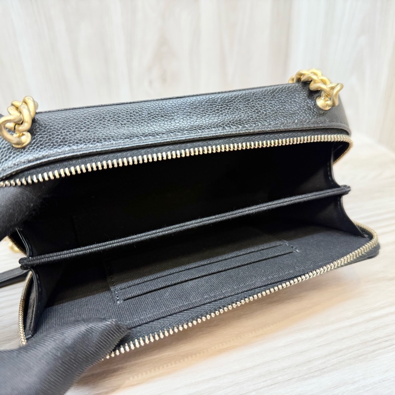 Chanel 黑金皮BOY方形側背包AP2756-10