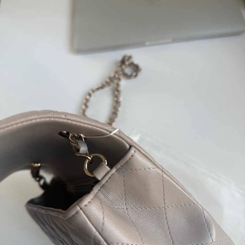 ✨Chanel 灰金大mini 晶片款 🤍 小羊皮 超級美的顏色！-8