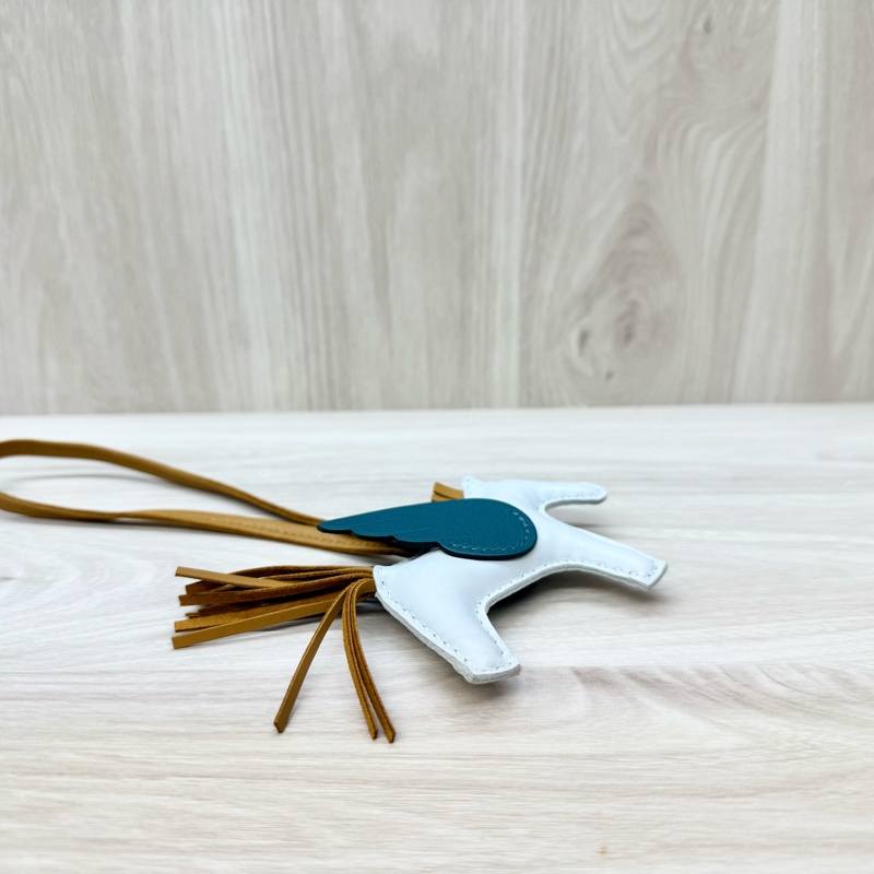 Hermes霾霧藍拚淺棕尾藍綠翅羊皮小飛馬吊飾RODEO PM-3