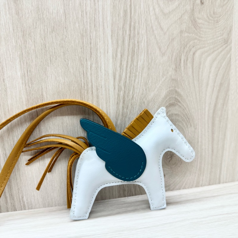 Hermes霾霧藍拚淺棕尾藍綠翅羊皮小飛馬吊飾RODEO PM-4