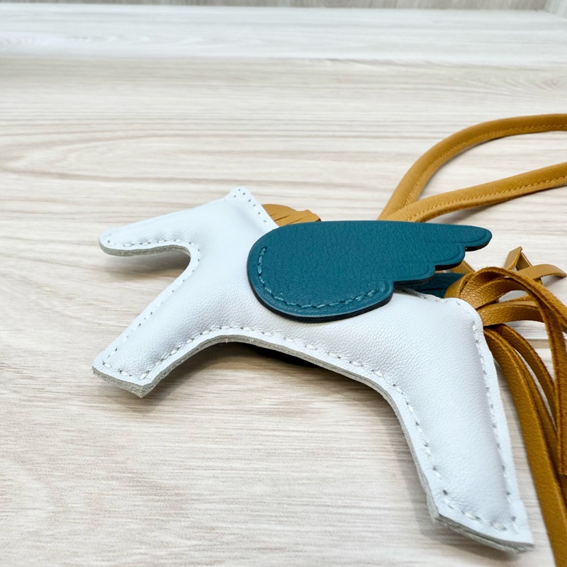 Hermes霾霧藍拚淺棕尾藍綠翅羊皮小飛馬吊飾RODEO PM-10