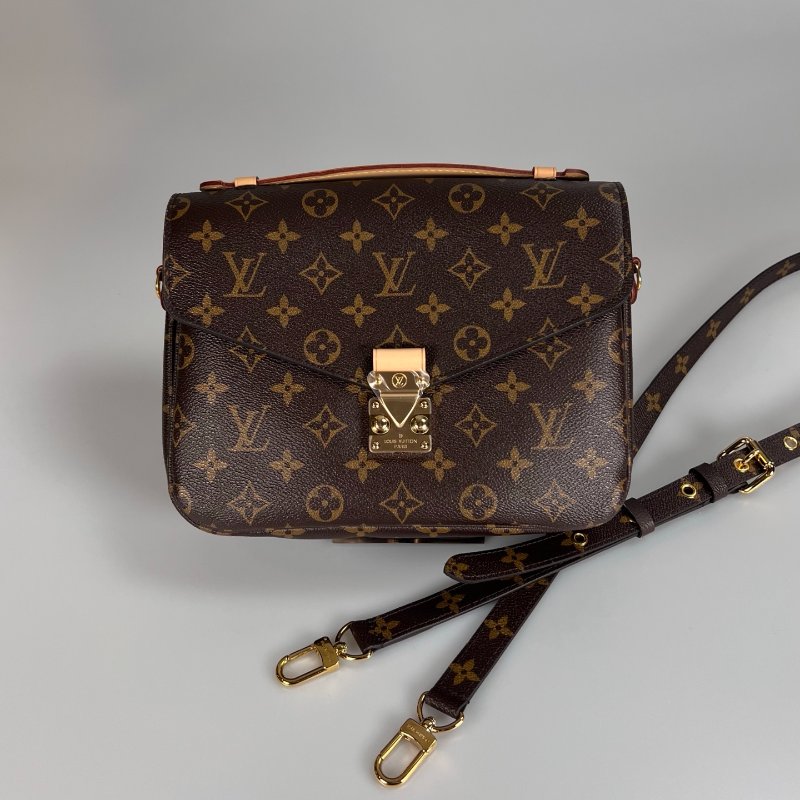 LV M40780/晶片款 老花郵差包-0