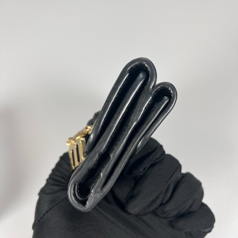 CHLOE 黑皮革釦式短夾-3