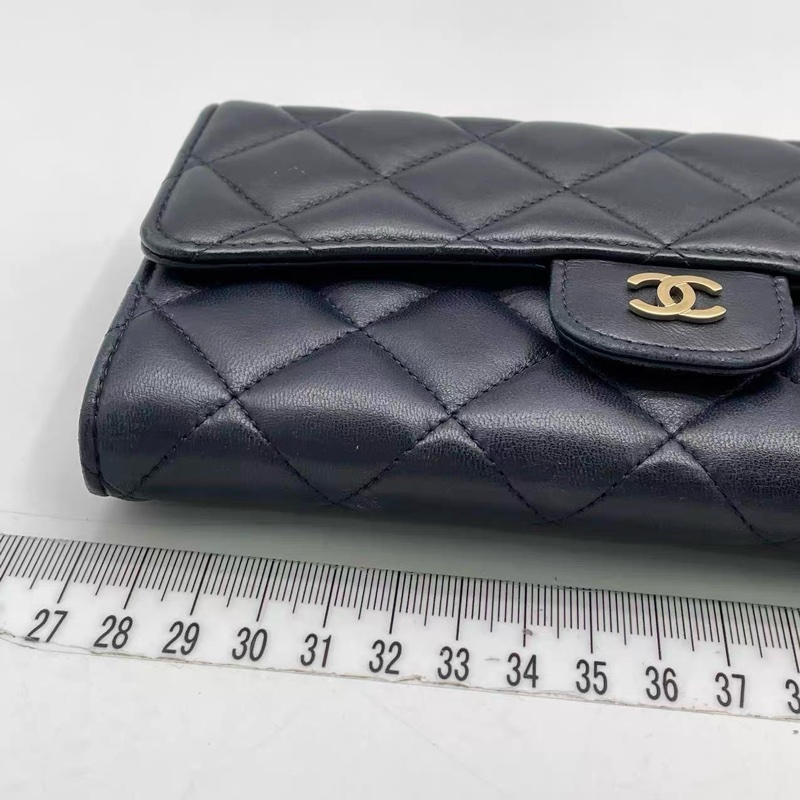 CHANEL CLASSIC FLAG WALLET ON CHAIN-8