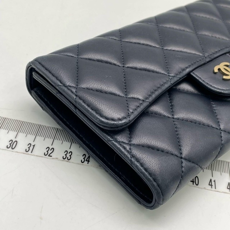 CHANEL CLASSIC FLAG WALLET ON CHAIN-19