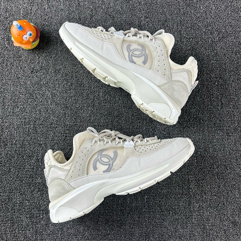 Chanel香奈兒米色麂皮運動鞋 尺碼：37.5-3