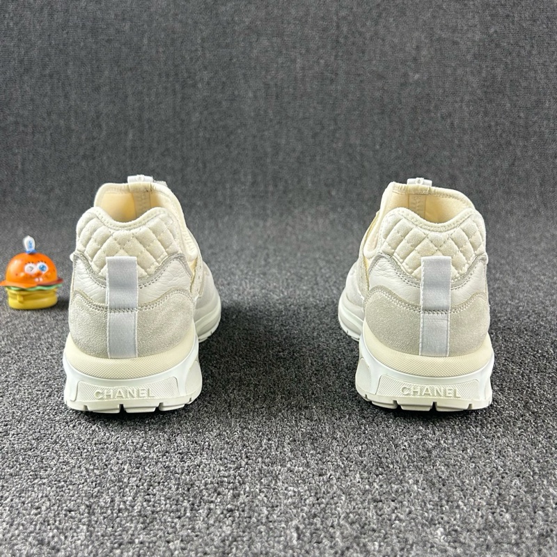 Chanel香奈兒米色麂皮運動鞋 尺碼：37.5-4