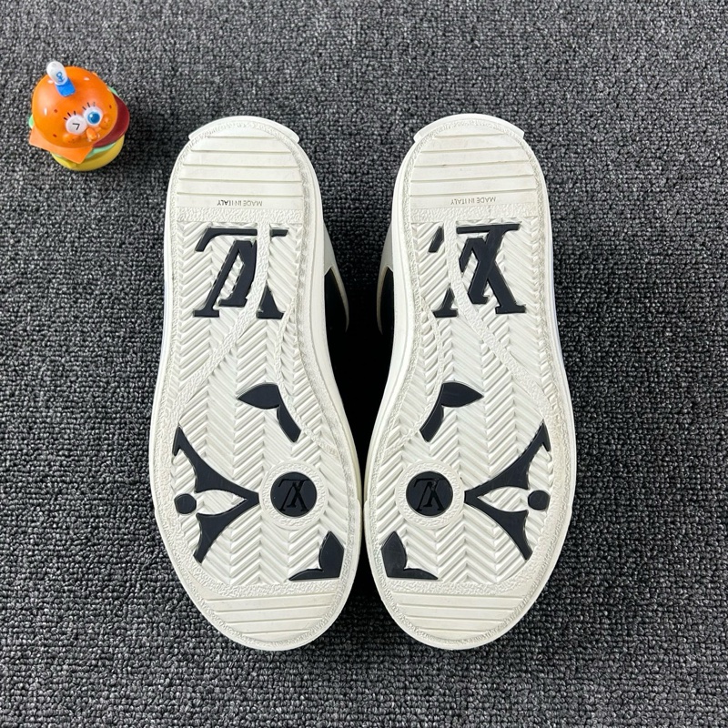 Louis Vuitton路易威登白色錯位板鞋 尺碼：35-7