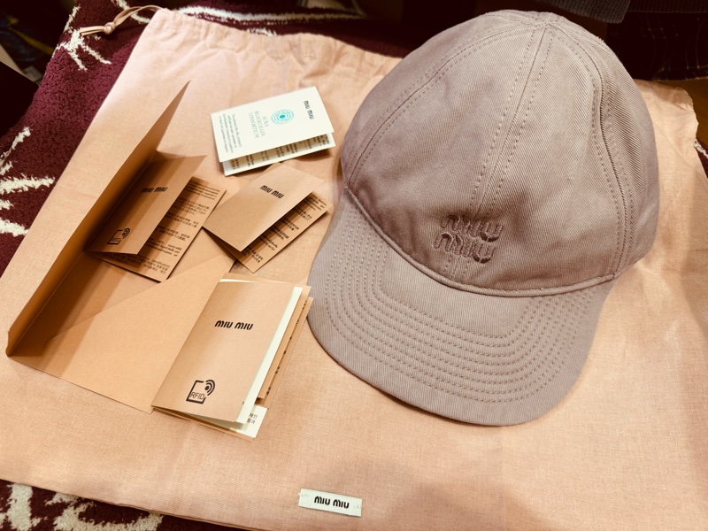 全新Miu Miu灰粉色魔鬼貼棒球帽 S-5