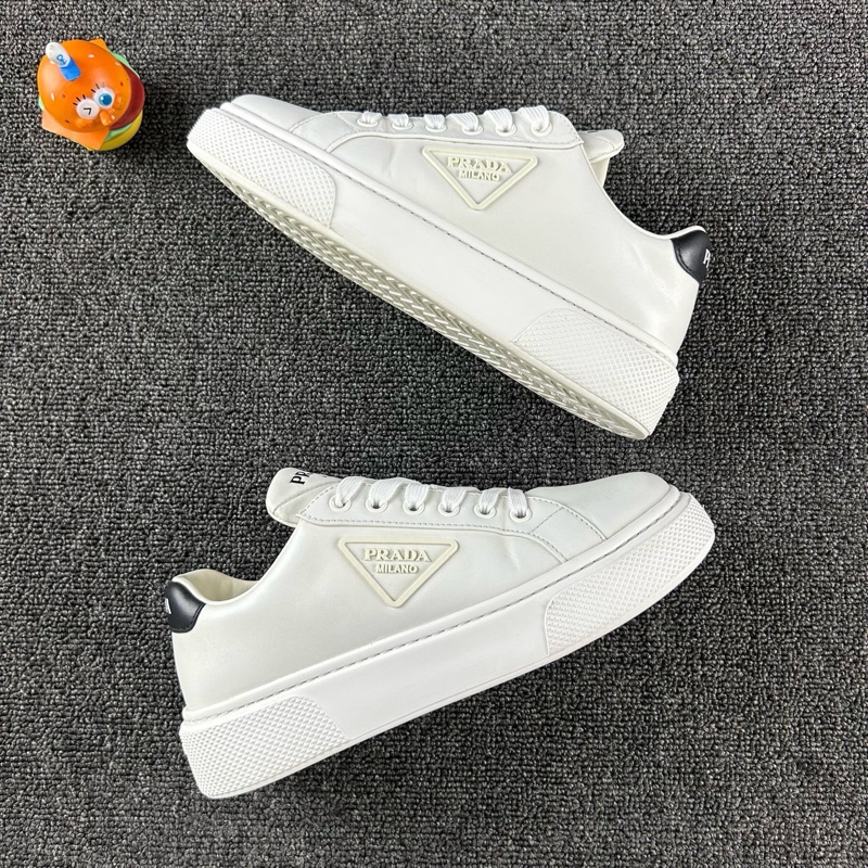 Prada普拉達小白鞋 尺碼：35.5 白色真皮材質 三角l-3