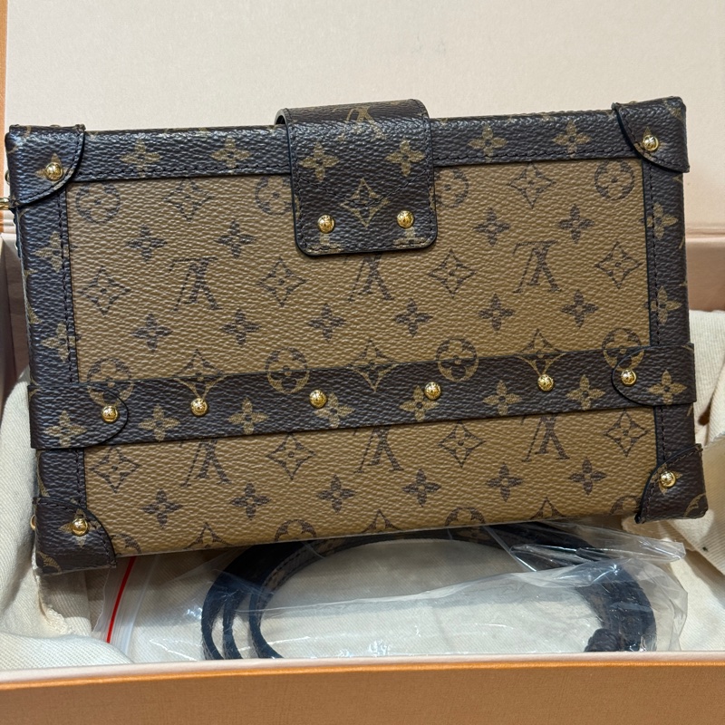 LV 限量款 秀款 硬盒包-1