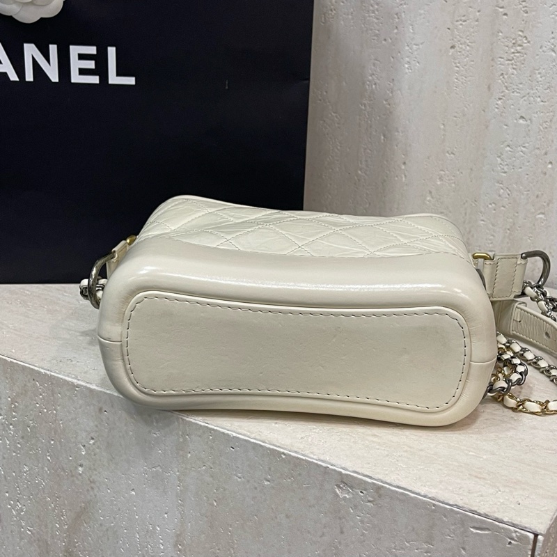 Chanel 香奈兒 Gabriella 流浪包 小牛皮 白色 有保卡-2