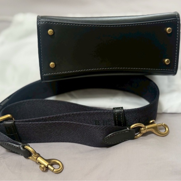 COACH ACE 17 全皮素面馬車印花托特包-7